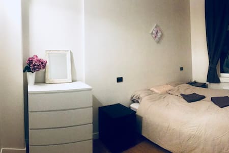 Cozy place, close to the castle and city center!