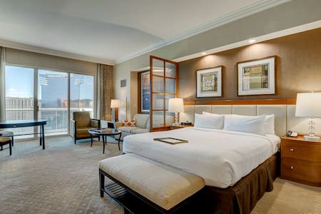 ★MGM Penthouse★ Balcony Strip View No Resort Fee!