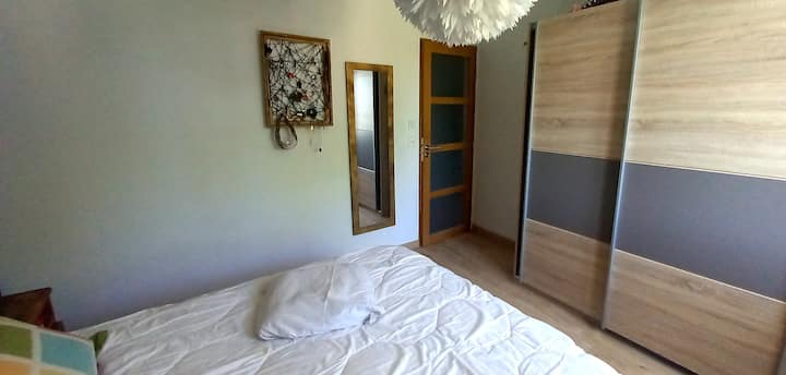 Glavna spavaća soba s natpisom