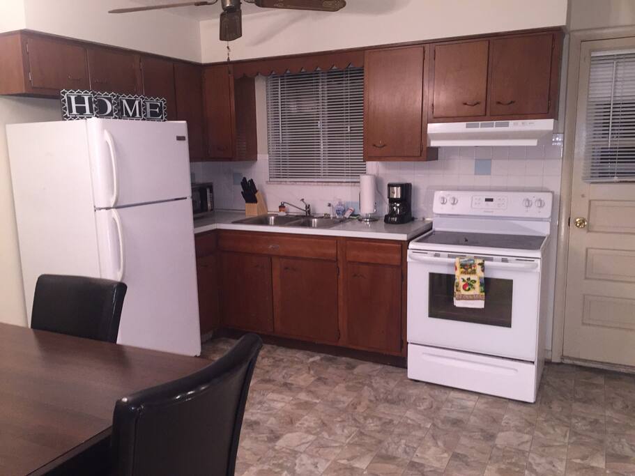 Kitchen (Common Area)