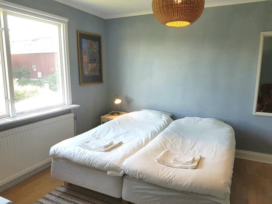 The blue room (1)