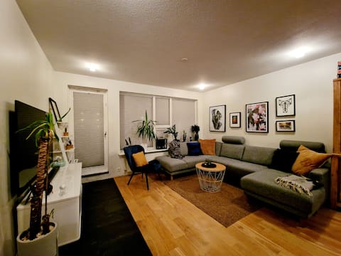 Cozy apartment in a lovely neighbourhood.