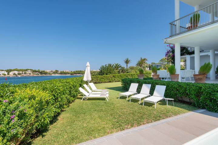 Villa de lujo con vistas al mar en Porto Colom gallery image 2