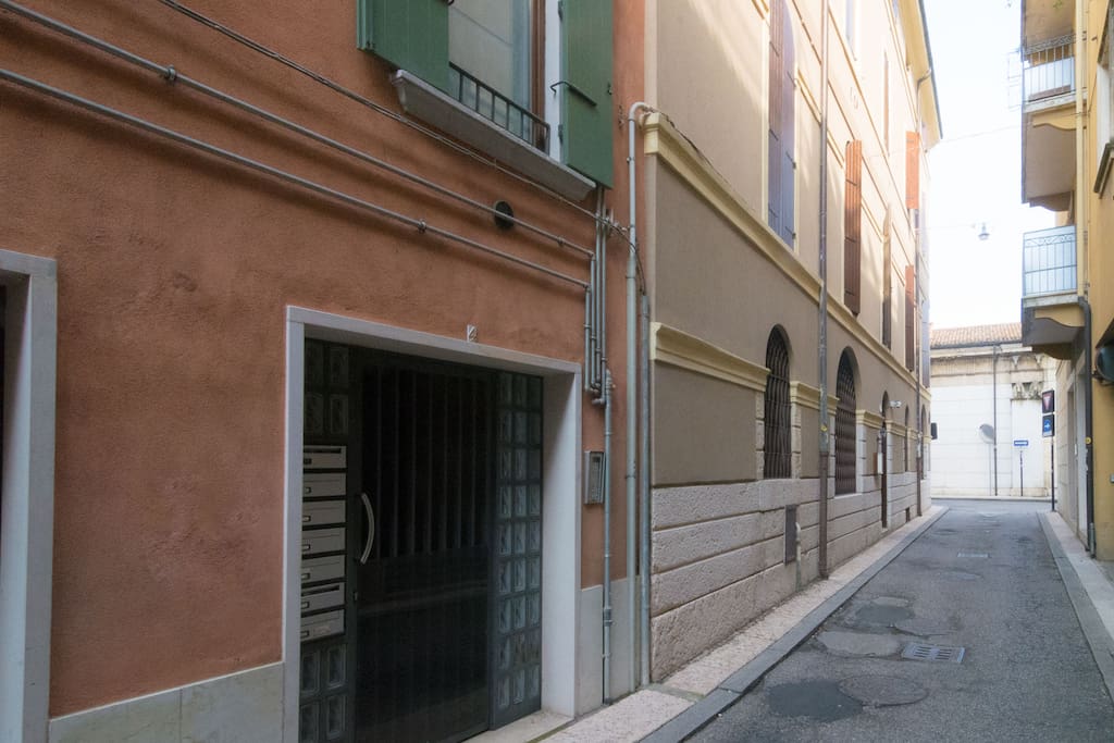 Ingresso da Via Lastre