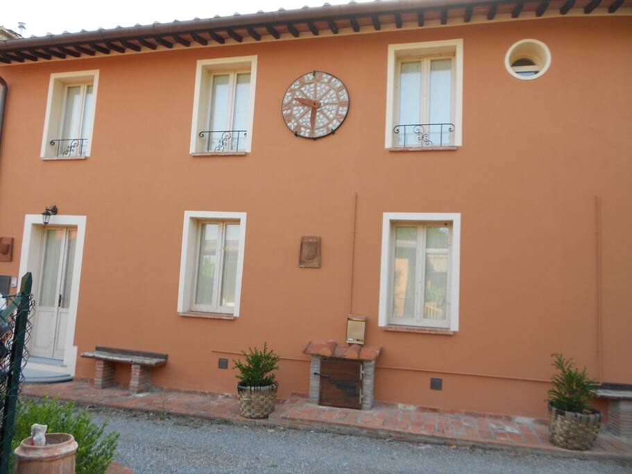 facciata esterna entrata