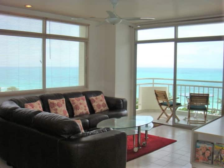 Beachfront Condo w. panoramic views of Karon Beach