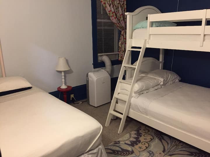 საძინებელი 1