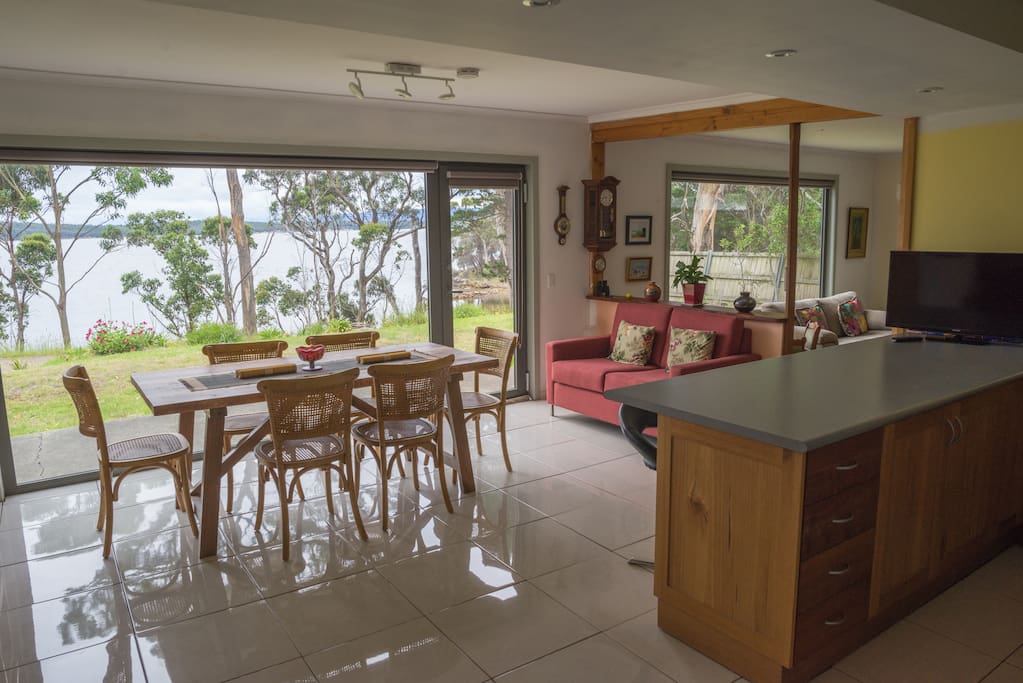 Kitchen, dining room.