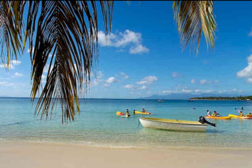 Accès direct à une Magnifique plage de sable fin
