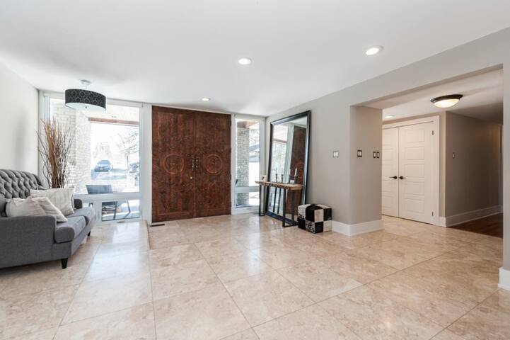 THE LODGE – Ottawa’s 12,000sqft Waterfront Mansion gallery image 5