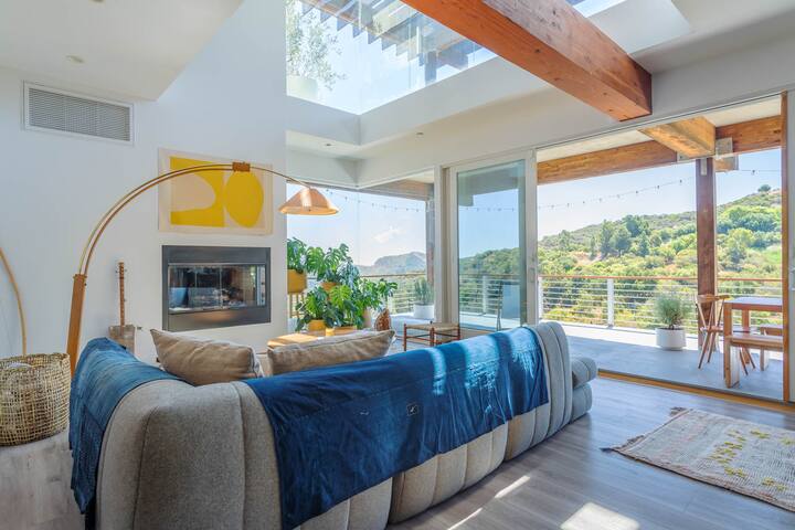 Designer Home – Topanga Retreat gallery image 4