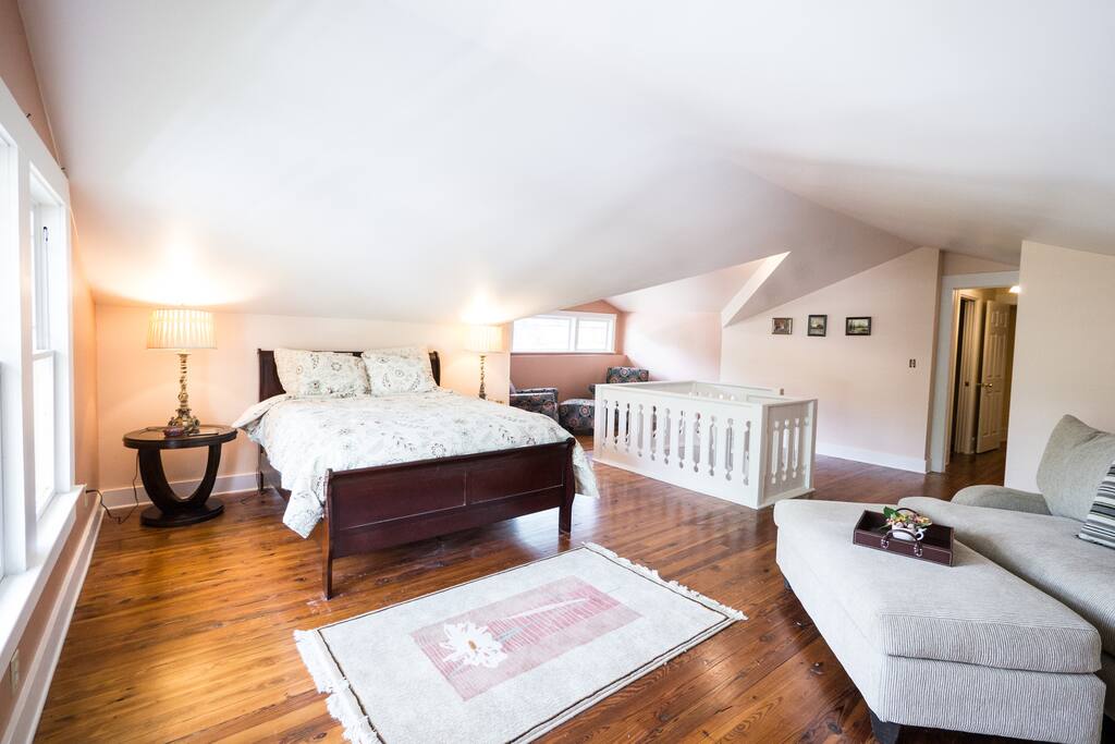 Fall asleep under the trees in this fabulous loft suite