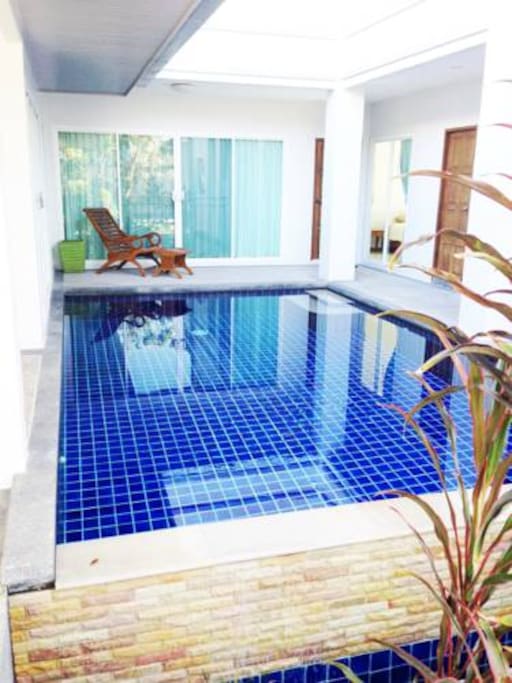 Private pool! WOO~
