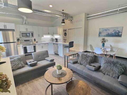Brooklynn Suite - Pet Friendly