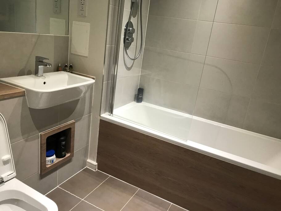 Bathroom/Shower