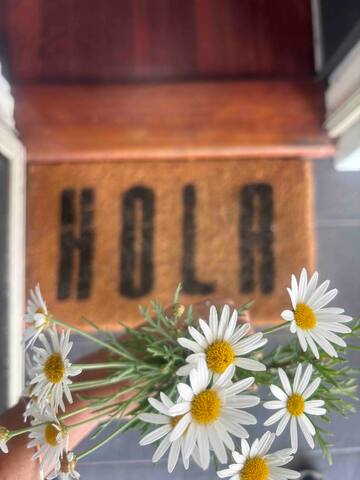 3×2 house with large backyard, pool, bbq and bar! gallery image 3