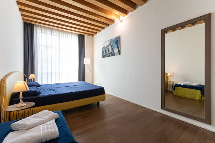 Apt. Mazzoni - modern, comfy and quiet. No chores