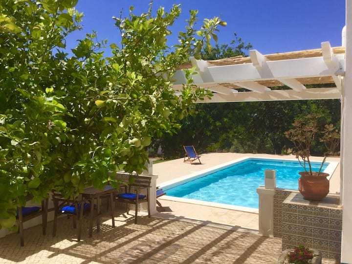 Casa Fonte Santa: Countryside and Ocean in Algarve.