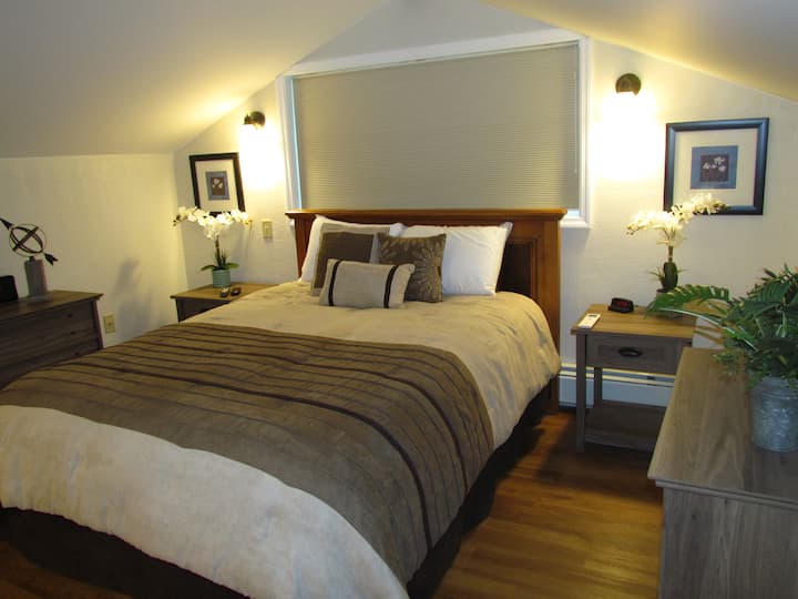 Queen loft bedroom.