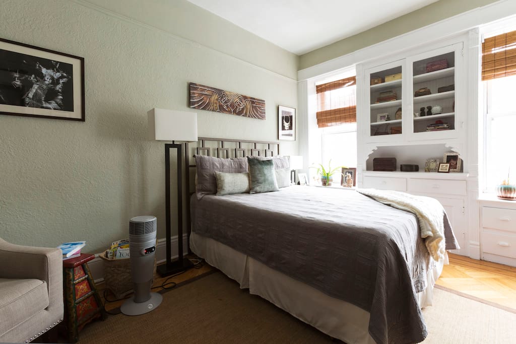 Serene bedroom