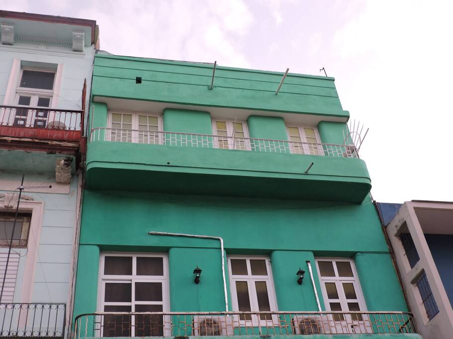 Frente de la Casa