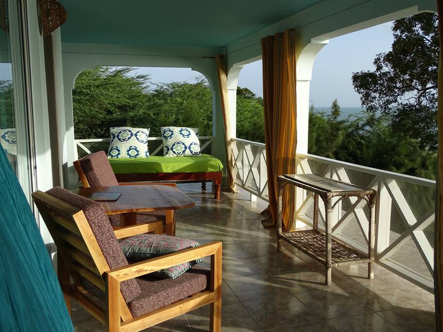 Relax, eat, drink on the veranda