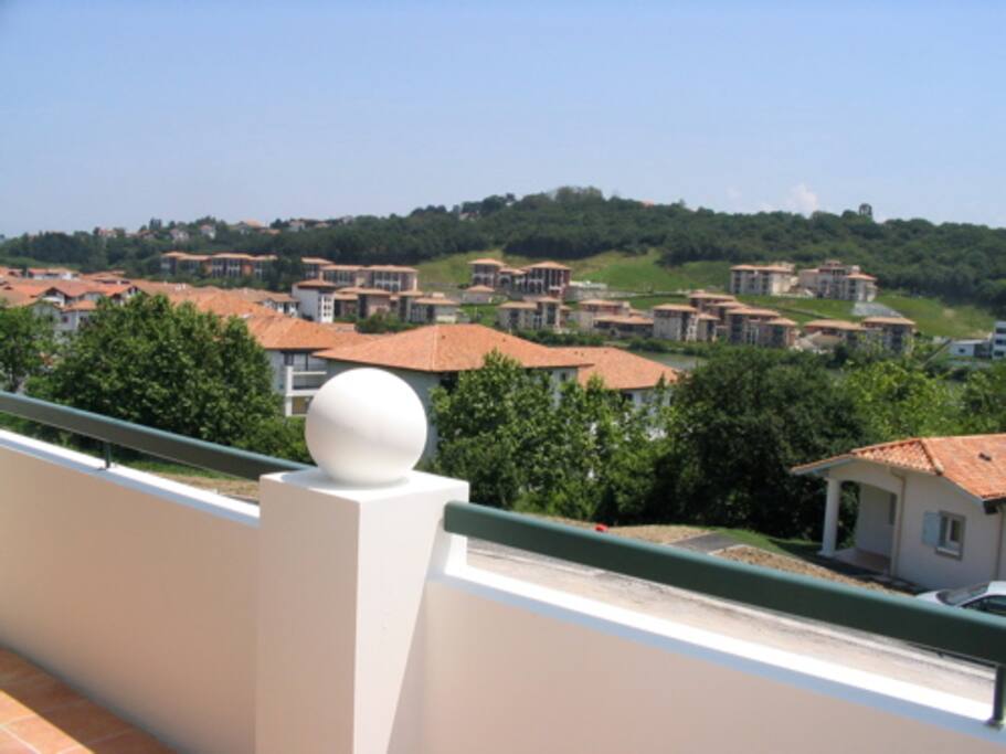Gran balcon plein sud sans vis-à-vis.