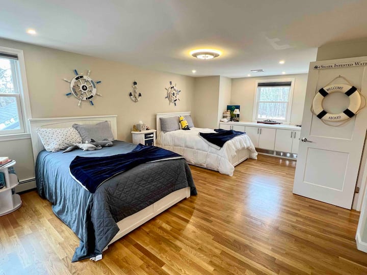 غرفة نوم للأطفال: ما مجموعه 4 أسرّة. 2 كامل، 2 توأم 