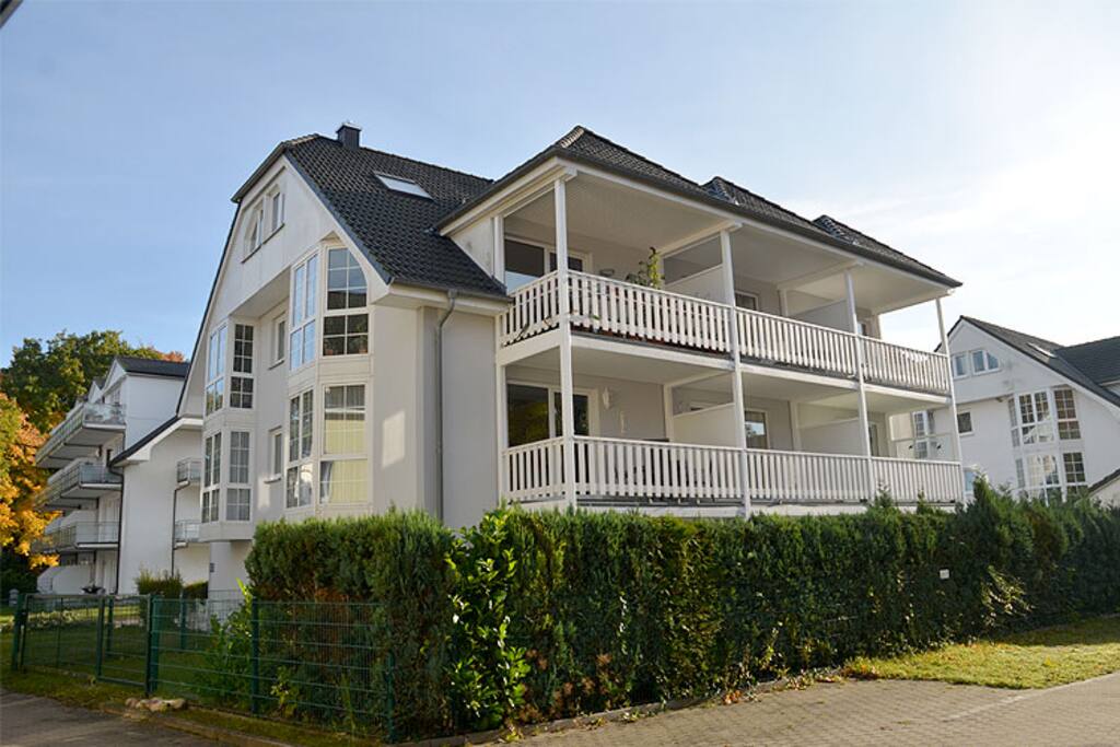 Die Hausansicht der Ferienwohnung Schulte in Baabe auf Rügen.