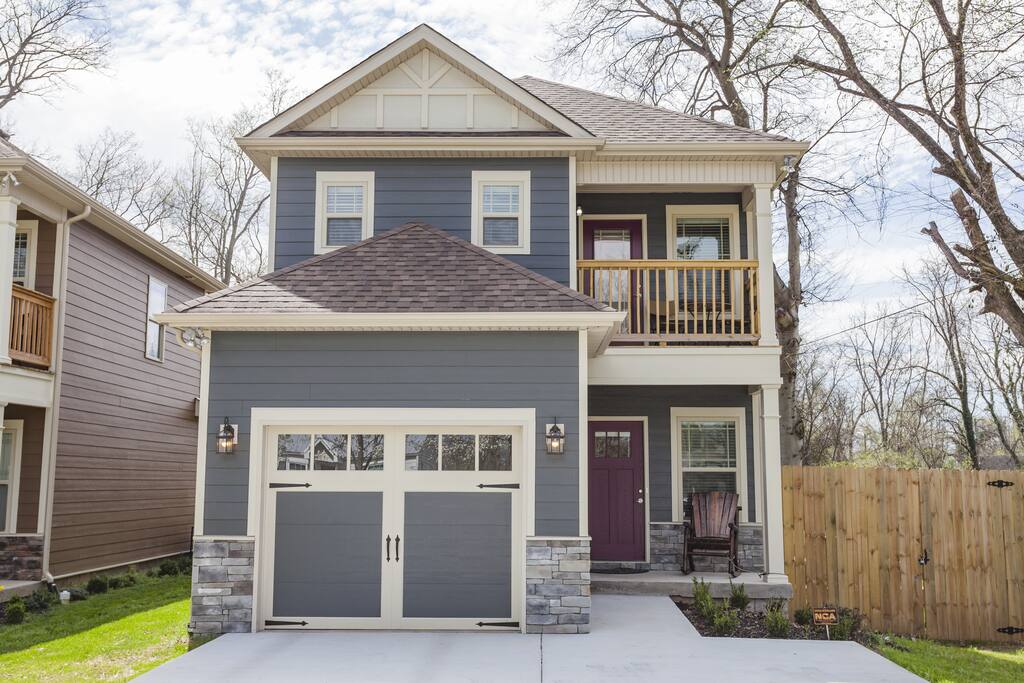 Plenty of off-street parking, a rarity in Nashville's bustling inner city.