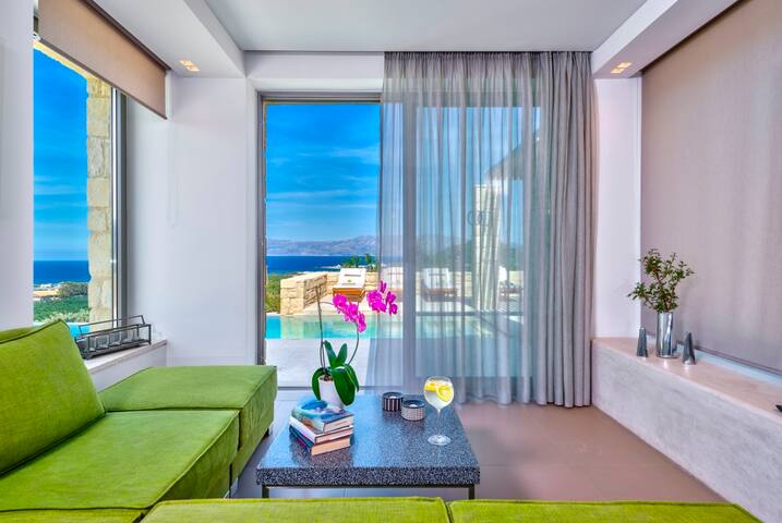 Amazing sea view 2 bedroom villa – infinity pool gallery image 2