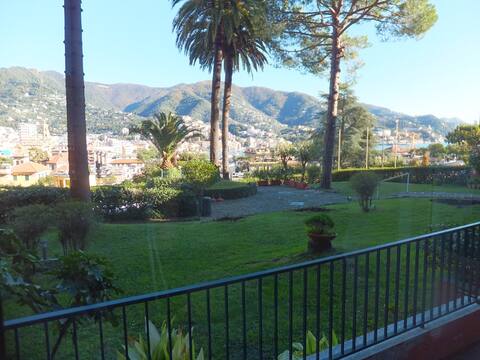 1.3 Apartment with sea view, swimming pool, garden