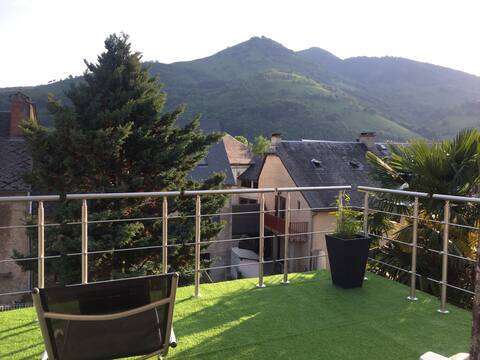 Quiet house overlooking the mountains