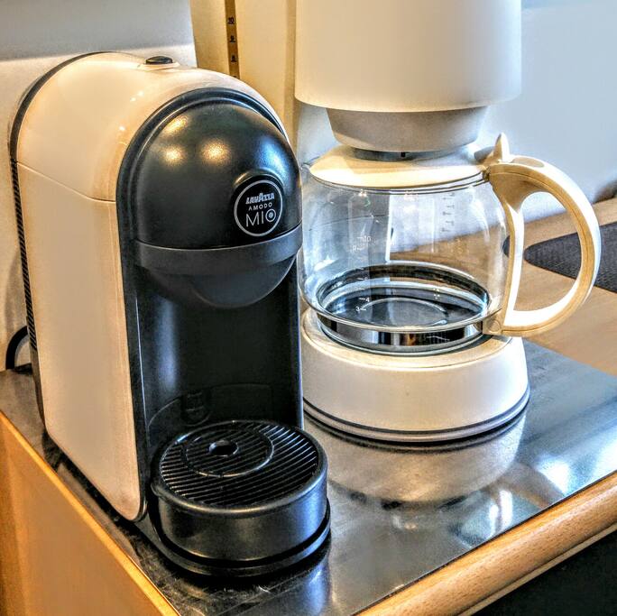 Lecker Espresso oder frischer Kaffee aus der Kaffeemaschine