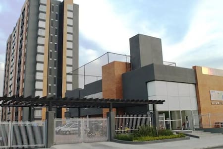 Exelente HABITACION cerca Aeropuerto el Dorado