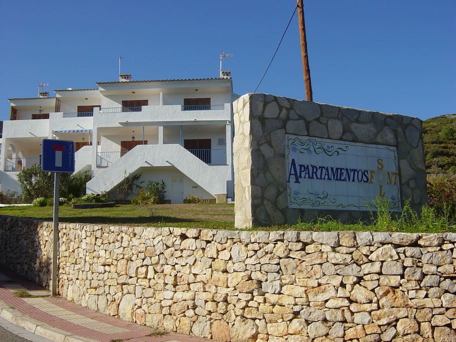 Entrada de la urbanización Font Sol