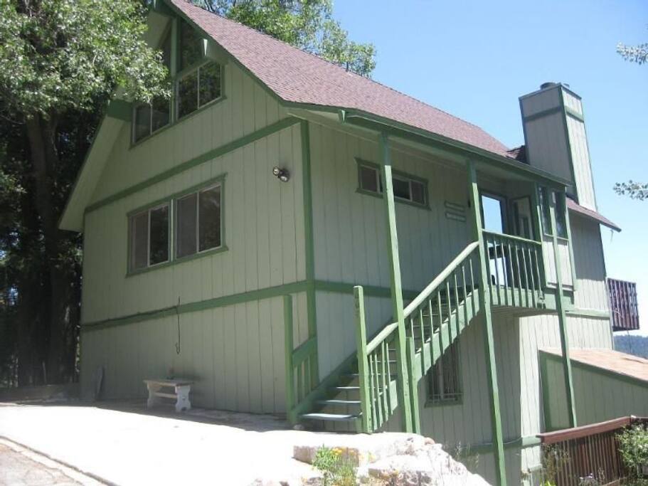 Front view of the cabin from the access road.