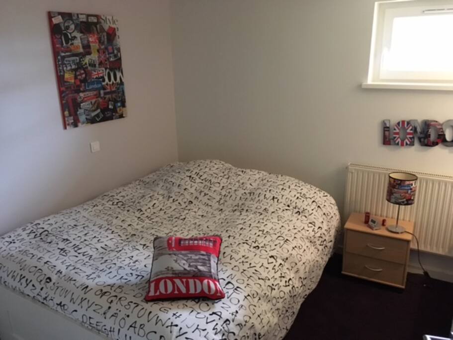 grand lit de la 2ème chambre