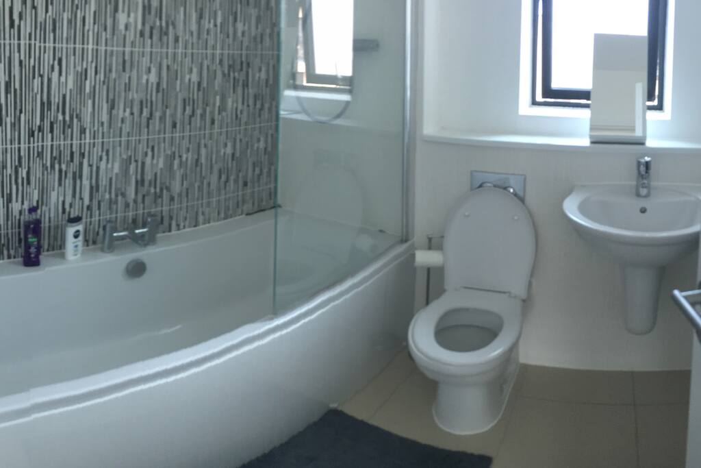 Main bathroom