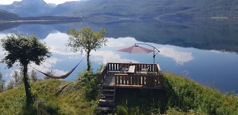 Popular Airbnb listing: Beachfront, 1 bedroom cottage/bungalow! in Narvik