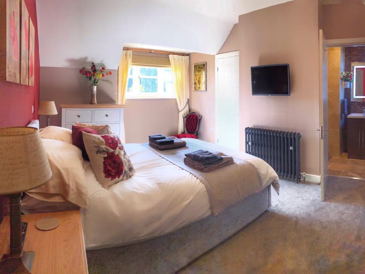 Double guest room with ensuite