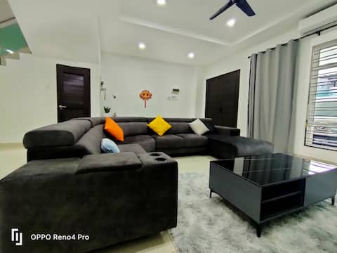 Batu pahat Old Street Homestay-18pax
