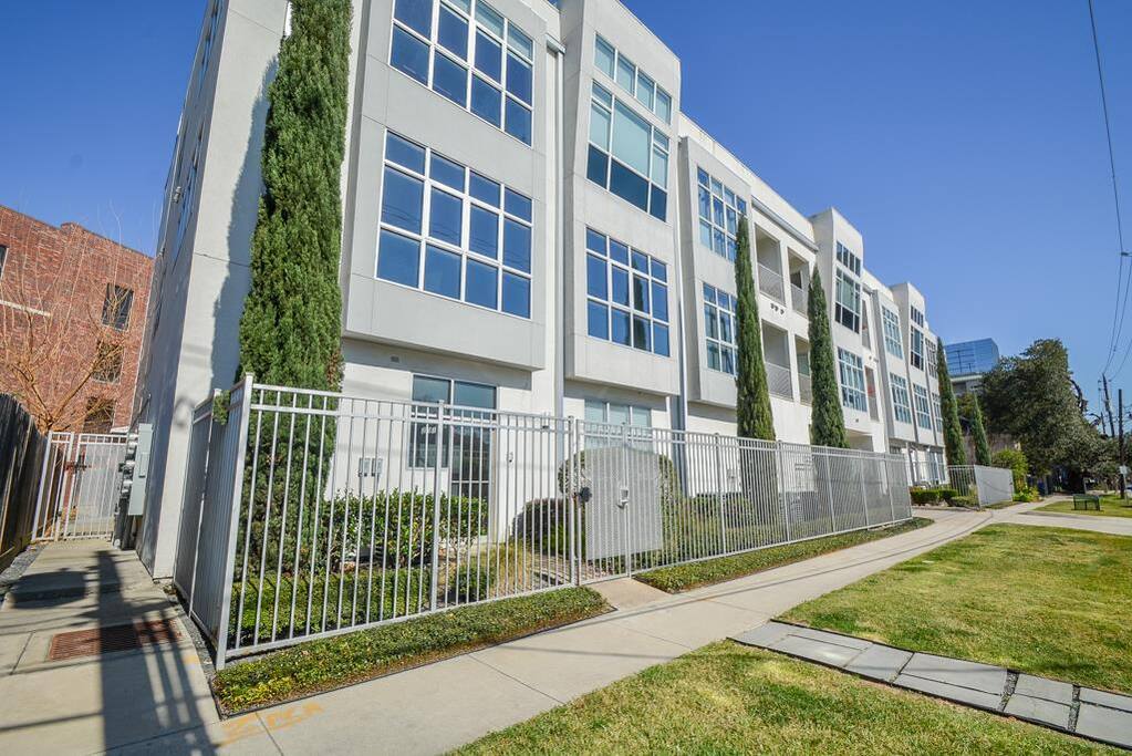 Condominiums in the heart of Midtown. Only 21 units-offers excellent privacy amidst all the Super Bowl activities.