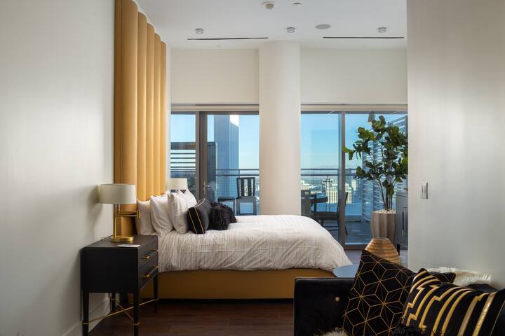 $20m Entire 59th Floor VEGAS Palms Penthouse gallery image 4