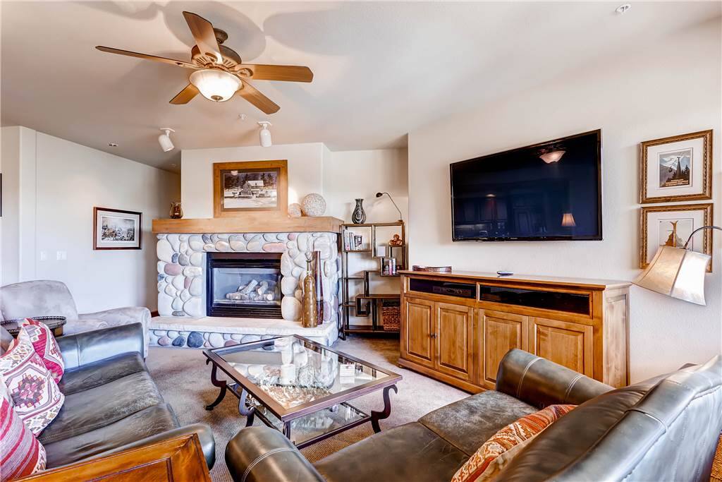 Couch,Furniture,Indoors,Room,Fireplace