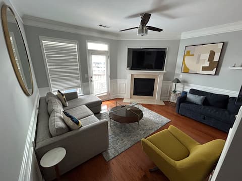 Popular Airbnb listing: Townhome minutes from downtown, midtown & Buckhead in Atlantic Station