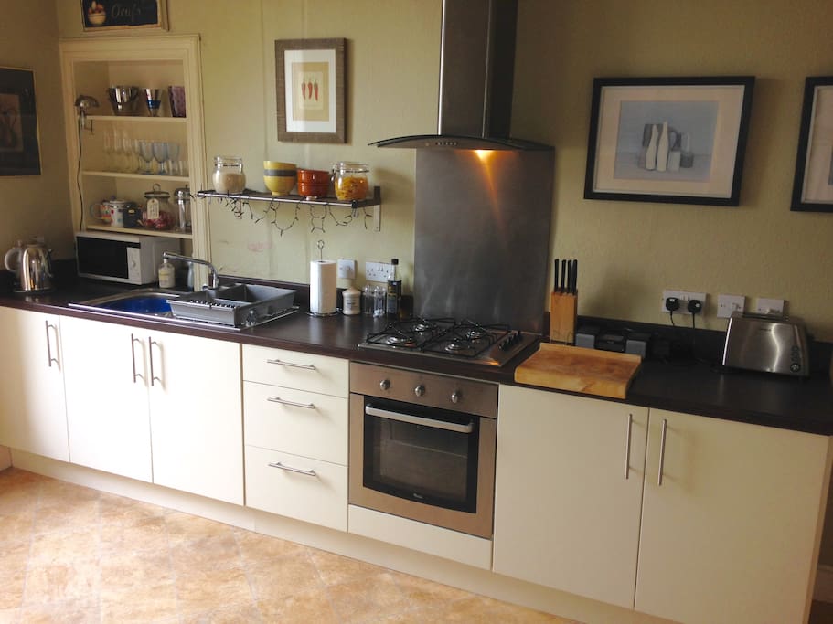 Spacious dining kitchen