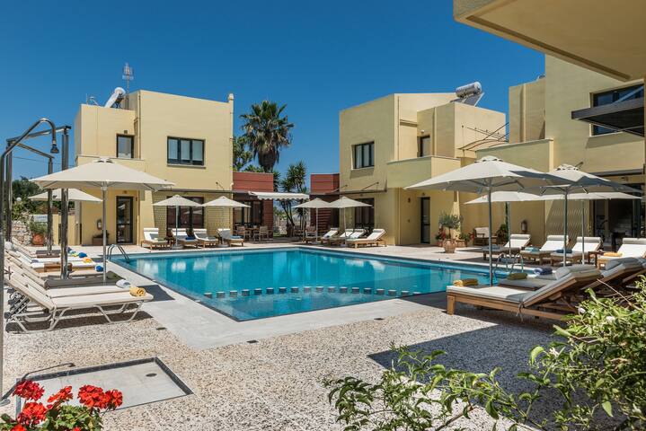 2 Villas,Sleeps 12,Beach, Pool. gallery image 3