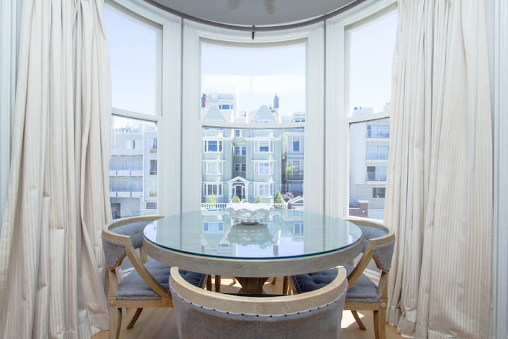 Edwardian Style Pacific Heights 1BD