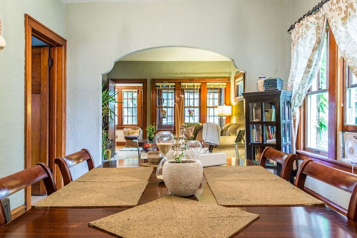Airbnb Milwaukee Vacation Rentals Places To Stay